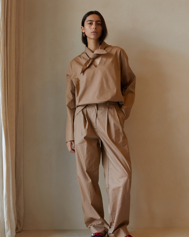 Wide leg pleated trousers