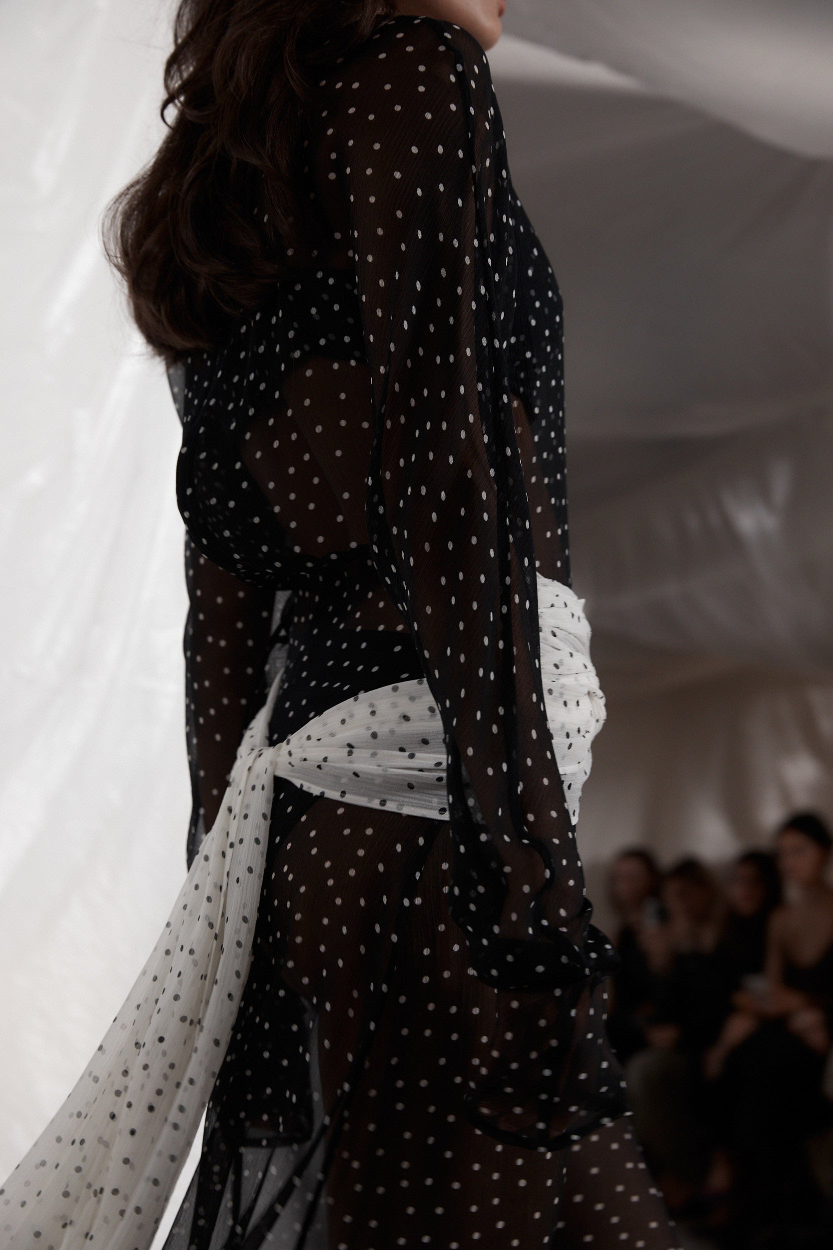 DRESS XVI